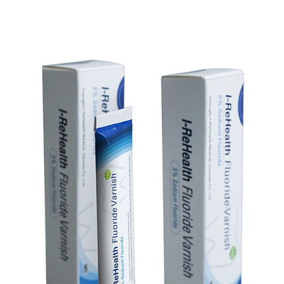 虫歯のフッ化物の処置の小児科のフッ化物のニスを治す10-15s